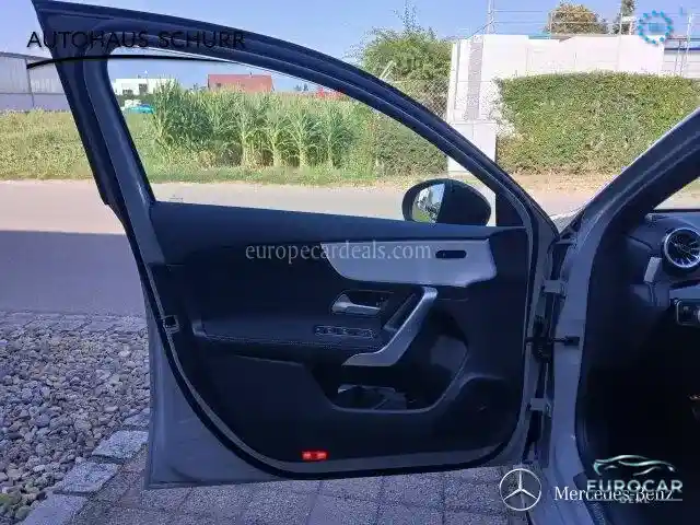 Mercedes-Benz A 220