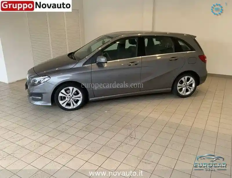Mercedes-Benz B 200
