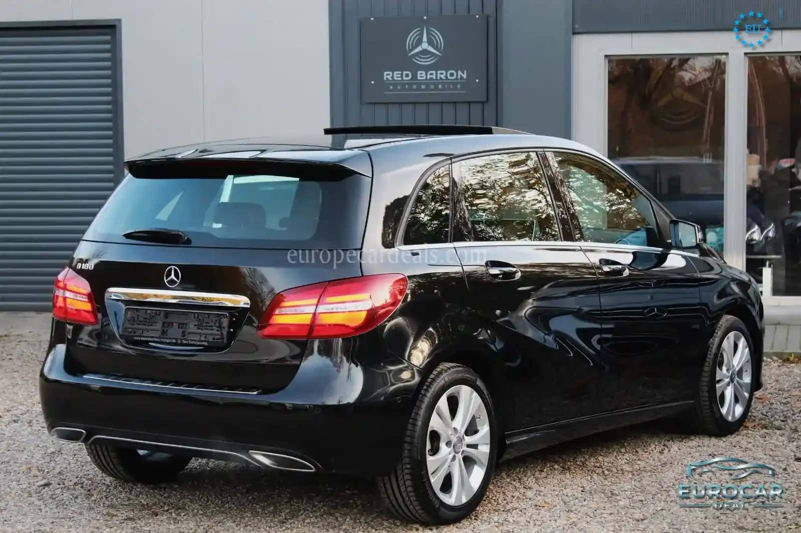 Mercedes-Benz B 180