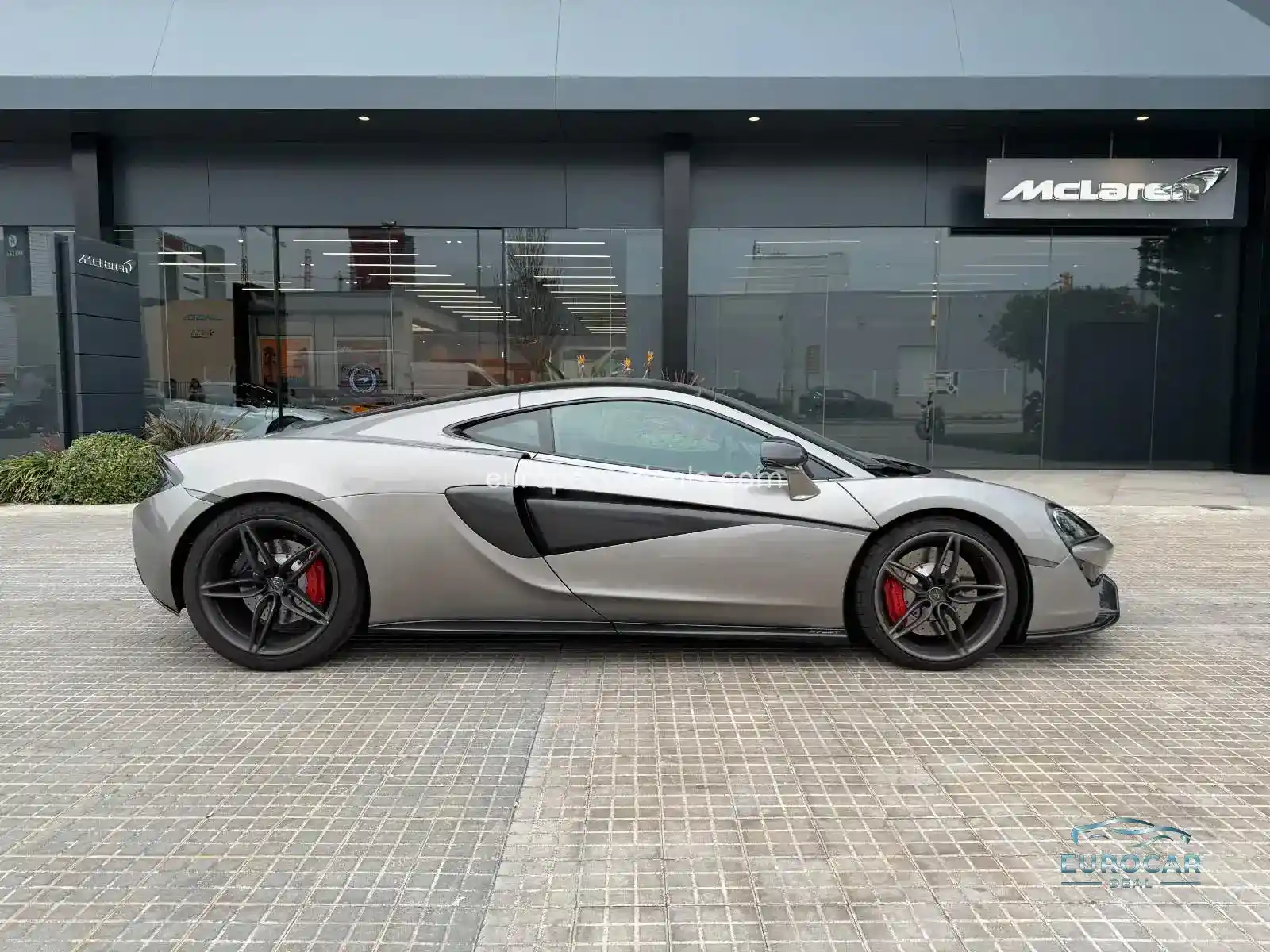 McLaren 570GT
