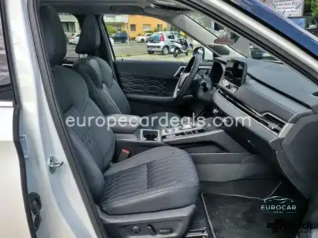 Mitsubishi Plug-in Hybrid Outlander