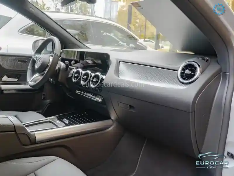 Mercedes-Benz B 220