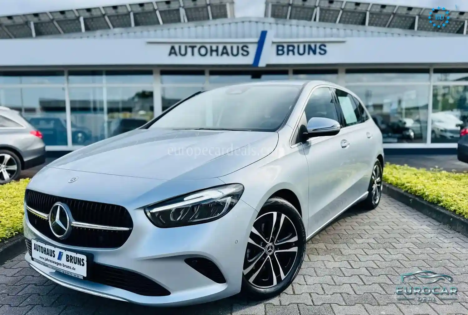 Mercedes-Benz B 180