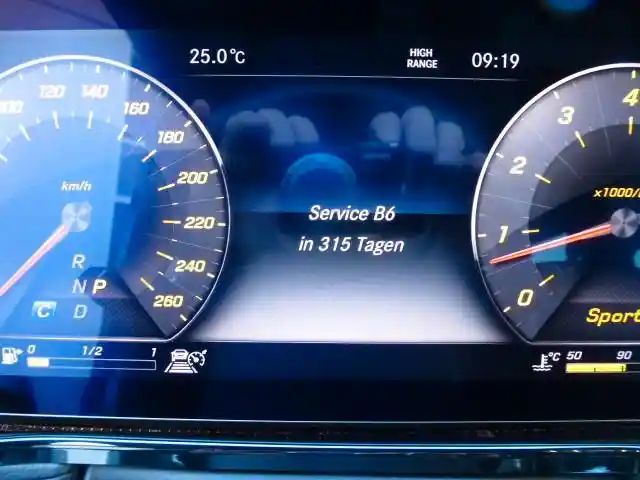 Mercedes-Benz G 500