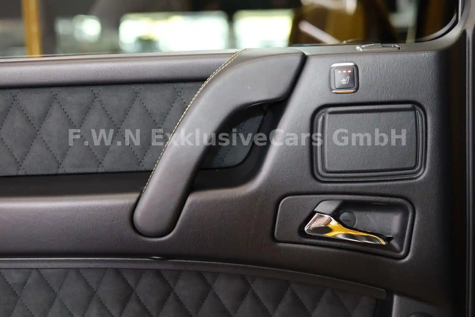 Mercedes-Benz G 500
