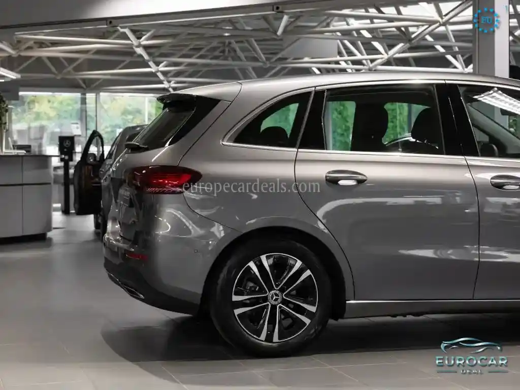 Mercedes-Benz B 180