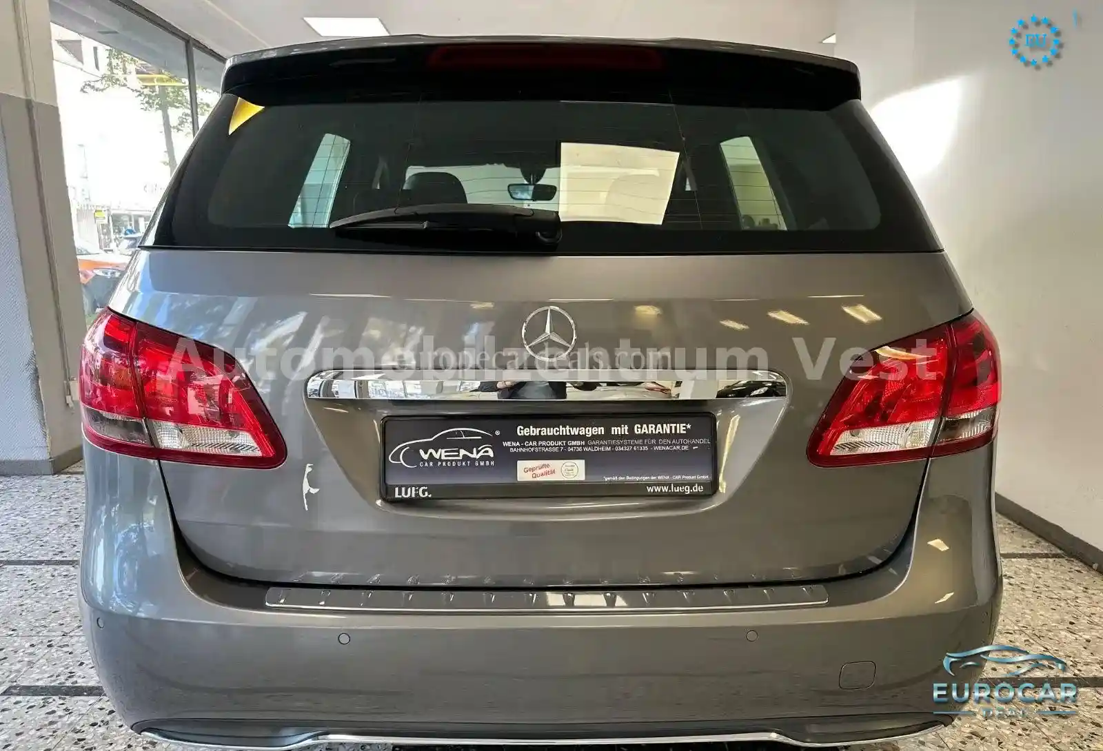 Mercedes-Benz B 180