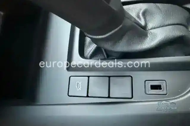 Single Cab 4WD L MY2025*Spurhalteass.*Verk