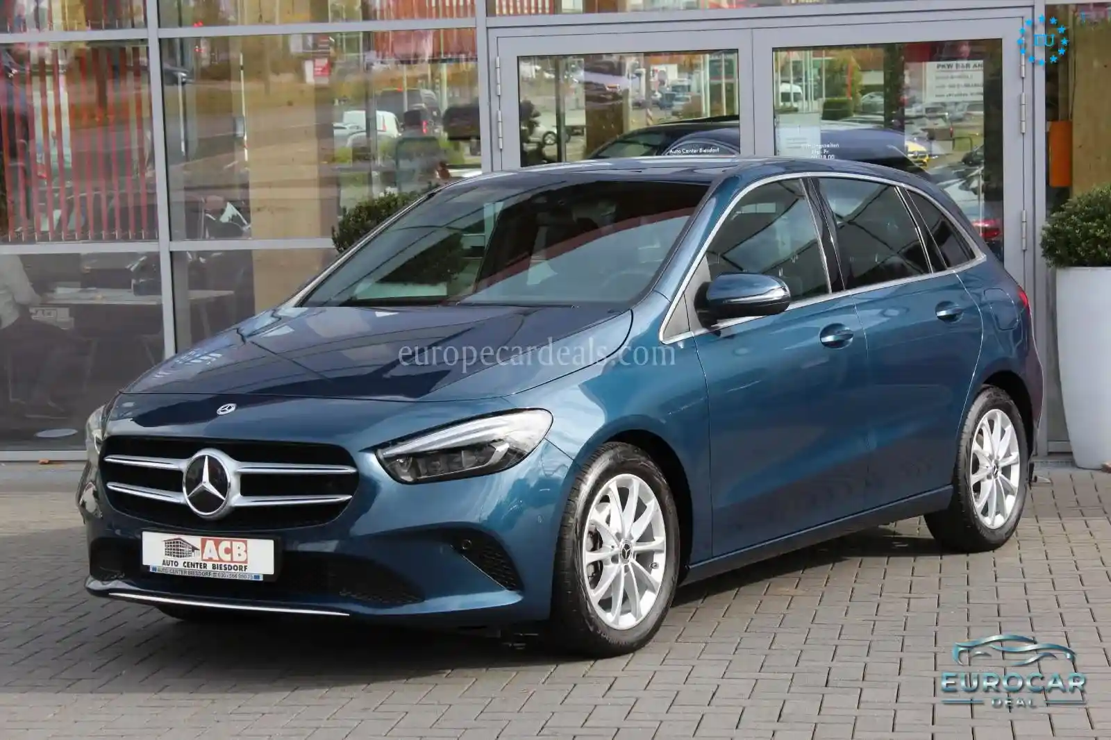 Mercedes-Benz B 180