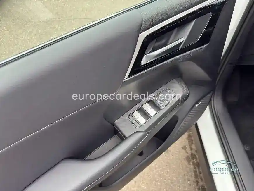 Mitsubishi Plug-in Hybrid Outlander