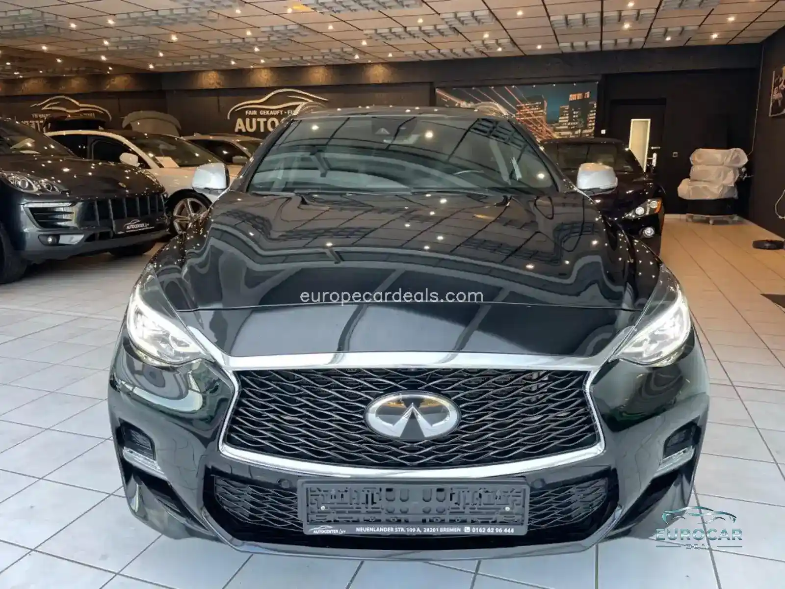 Infiniti Q30