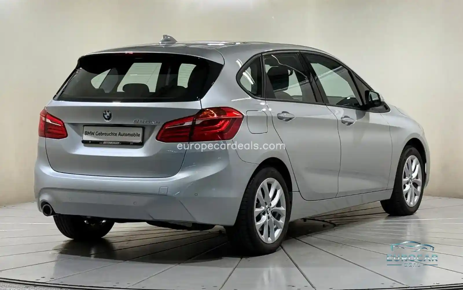 BMW 225