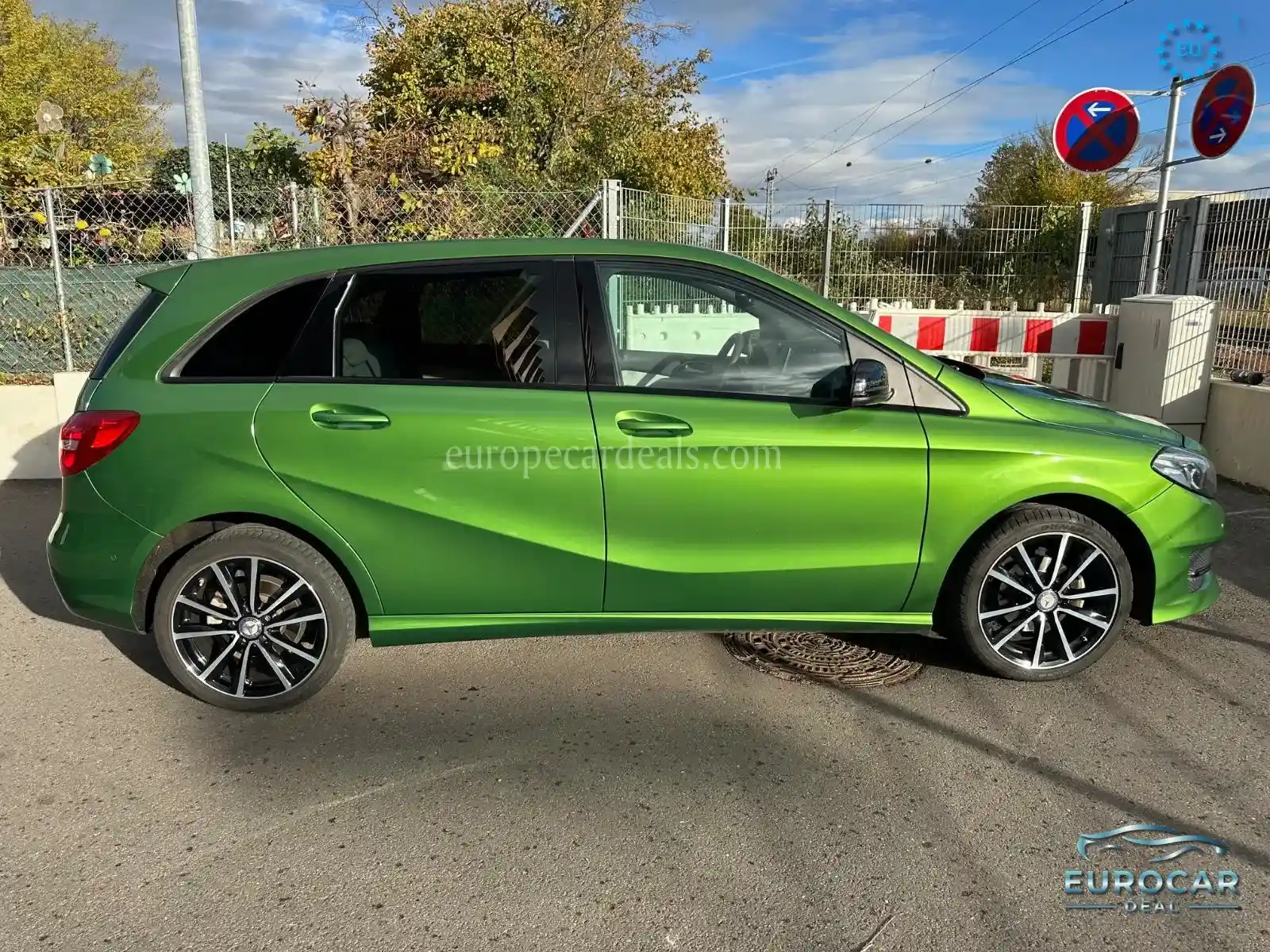 Mercedes-Benz B 180