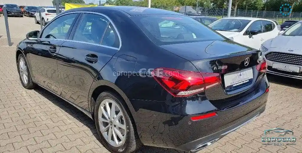 Mercedes-Benz A 220