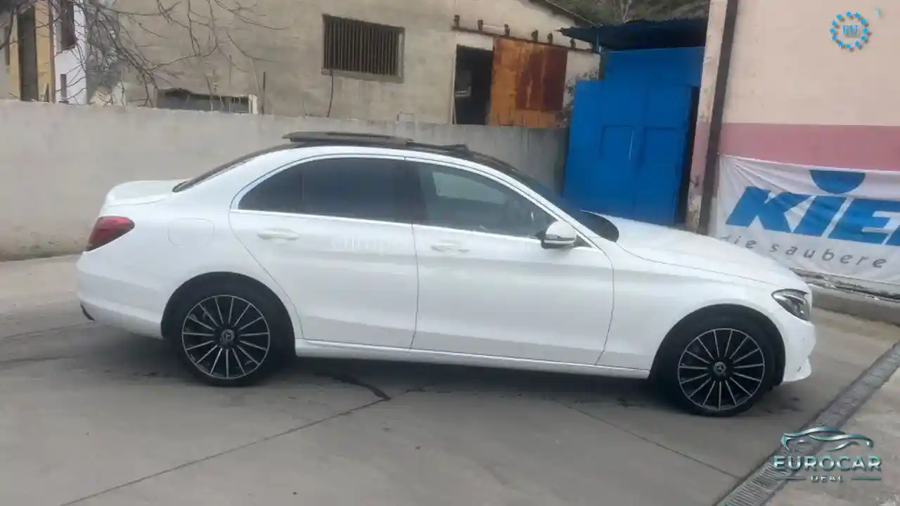 Mercedes-Benz C 220