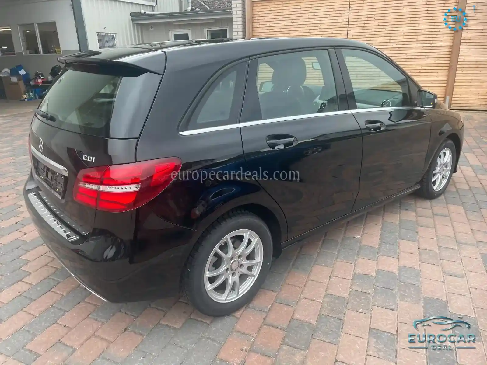Mercedes-Benz B 180