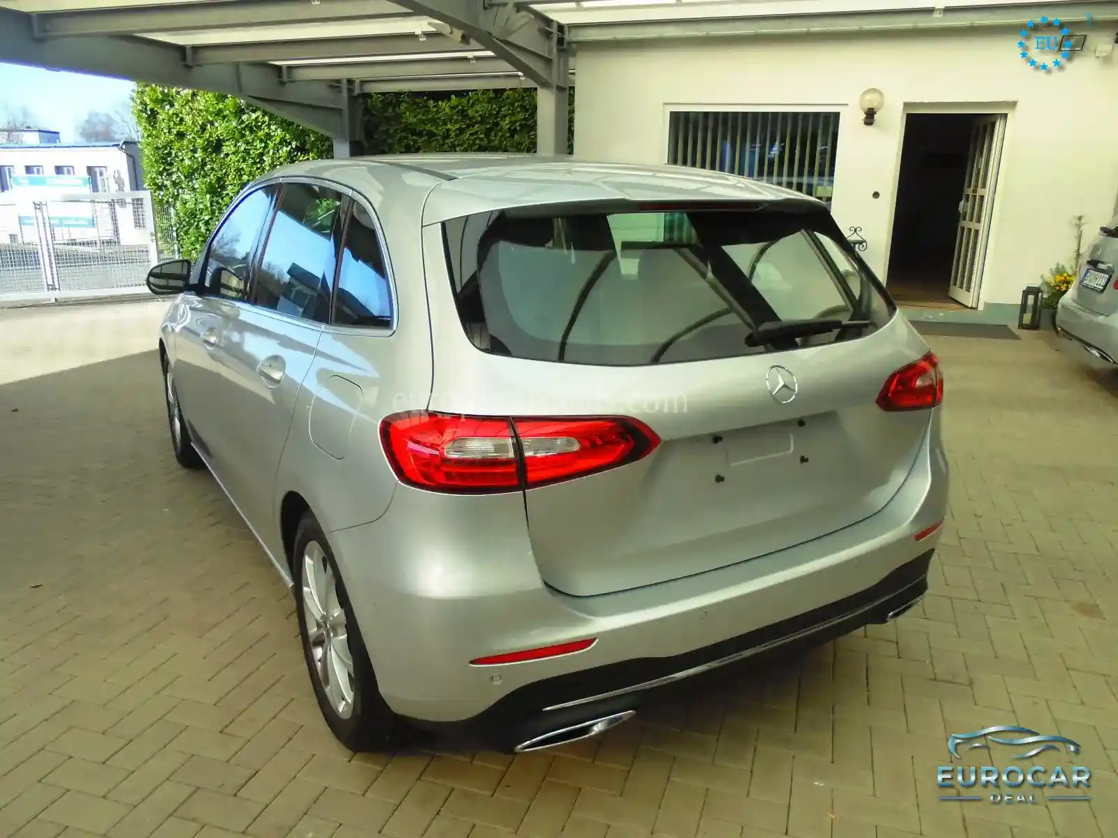 Mercedes-Benz B 180