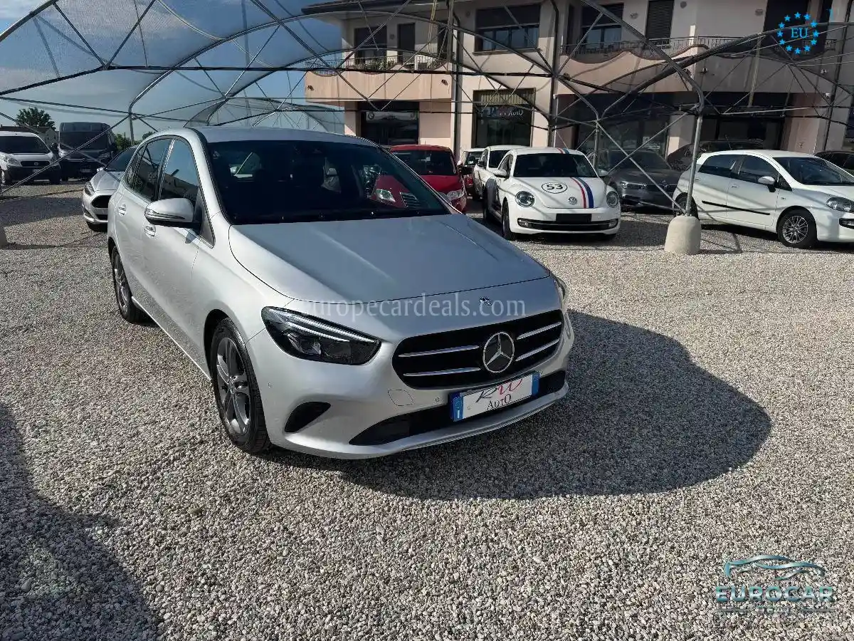 Mercedes-Benz B 180