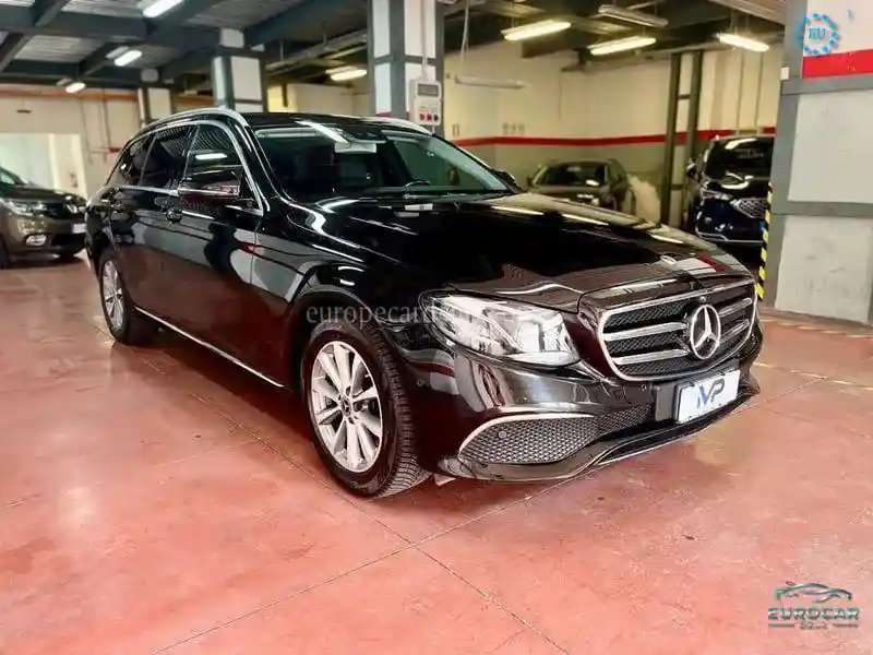 Mercedes-Benz E 220