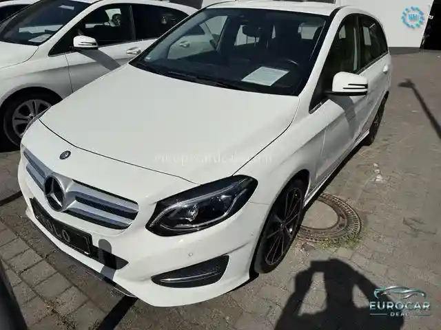 Mercedes-Benz B 180