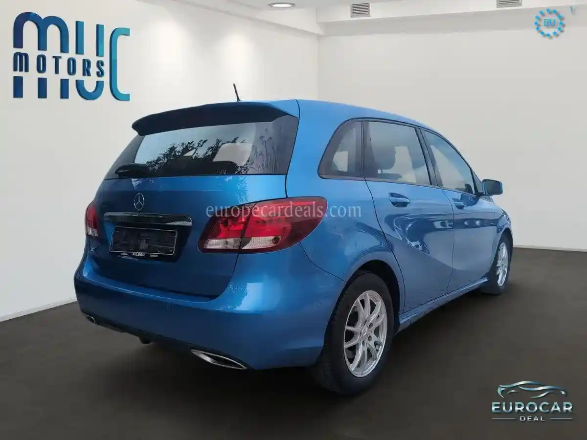Mercedes-Benz B 220