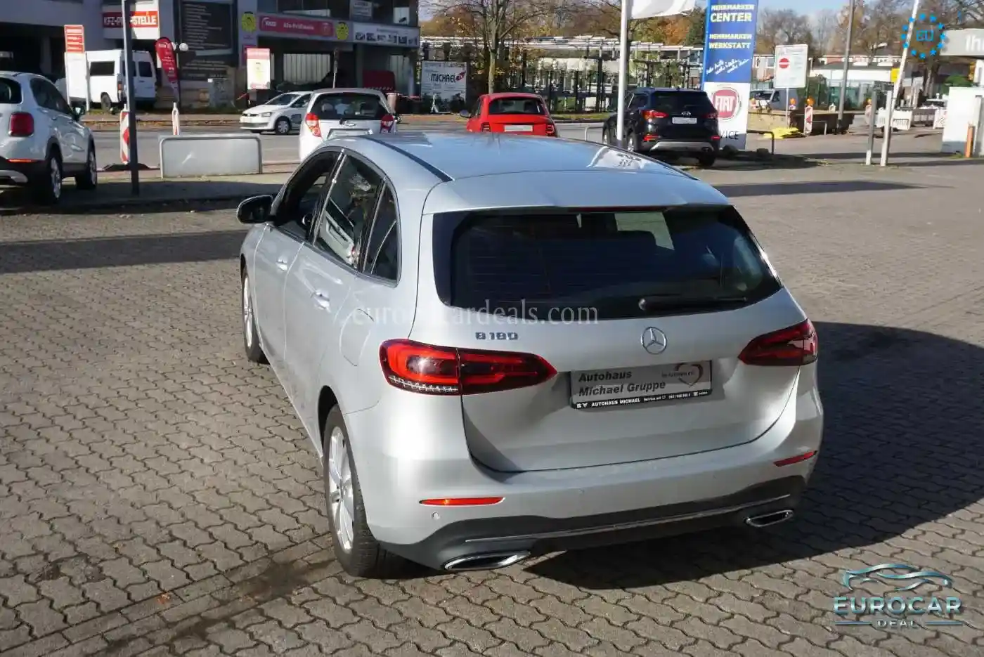 Mercedes-Benz B 180
