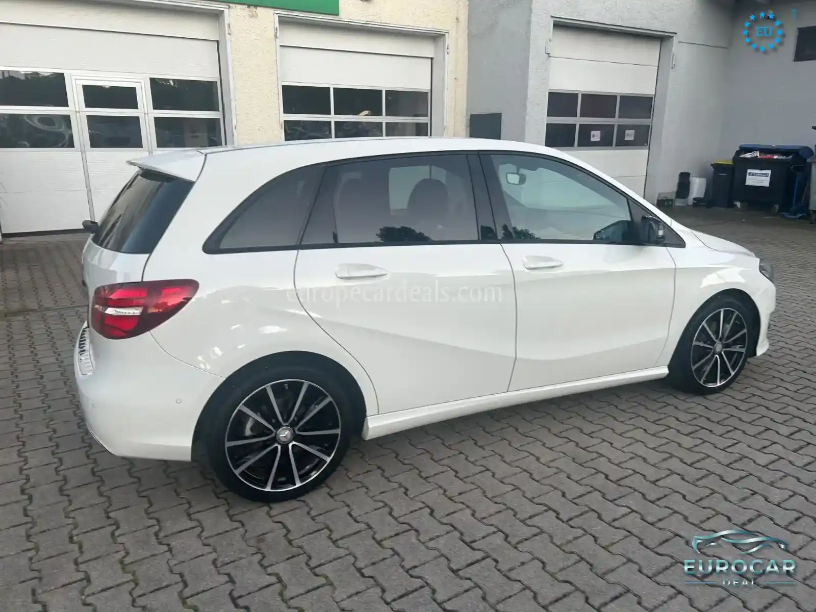 Mercedes-Benz B 180