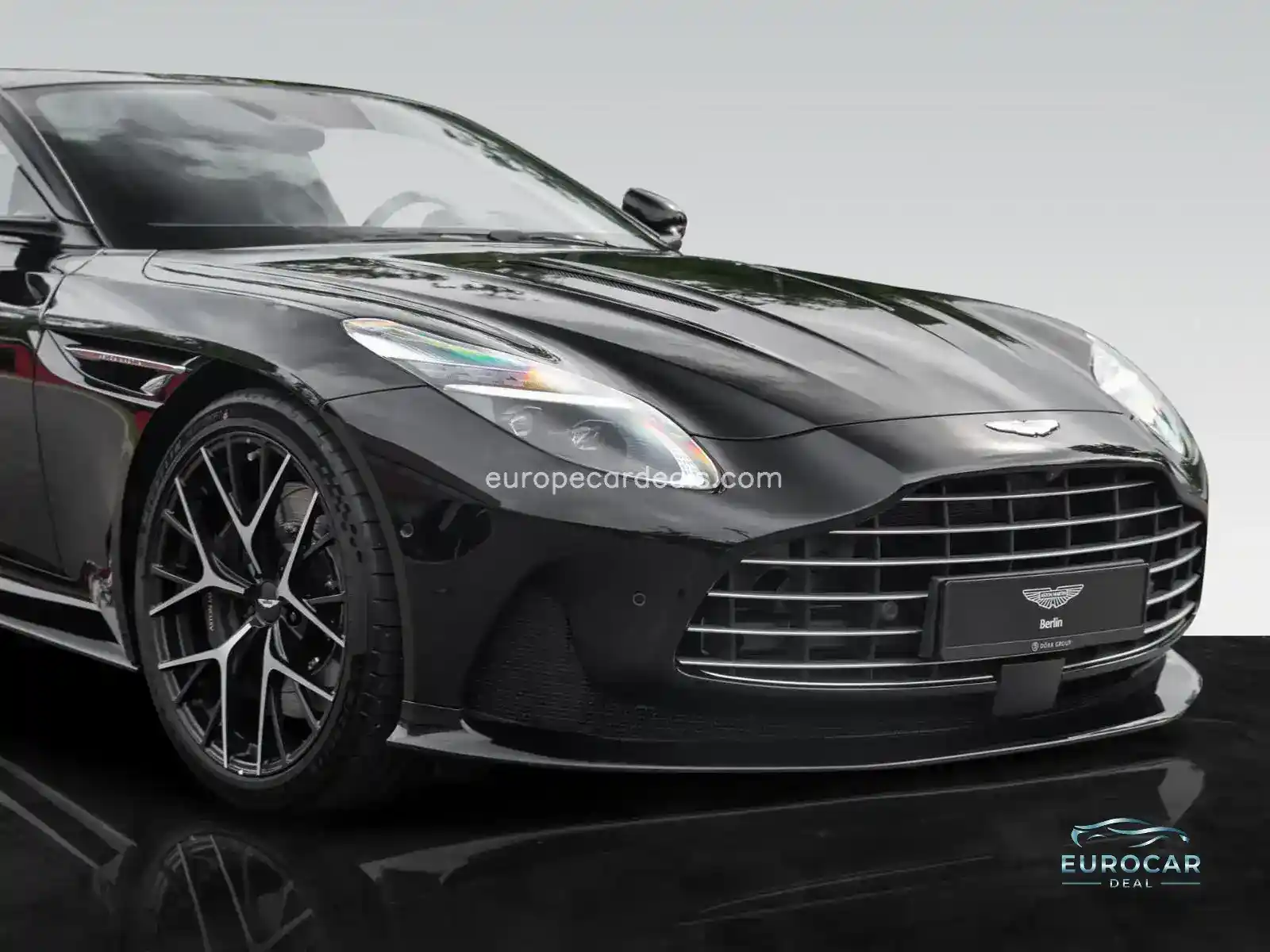 Aston Martin DB12