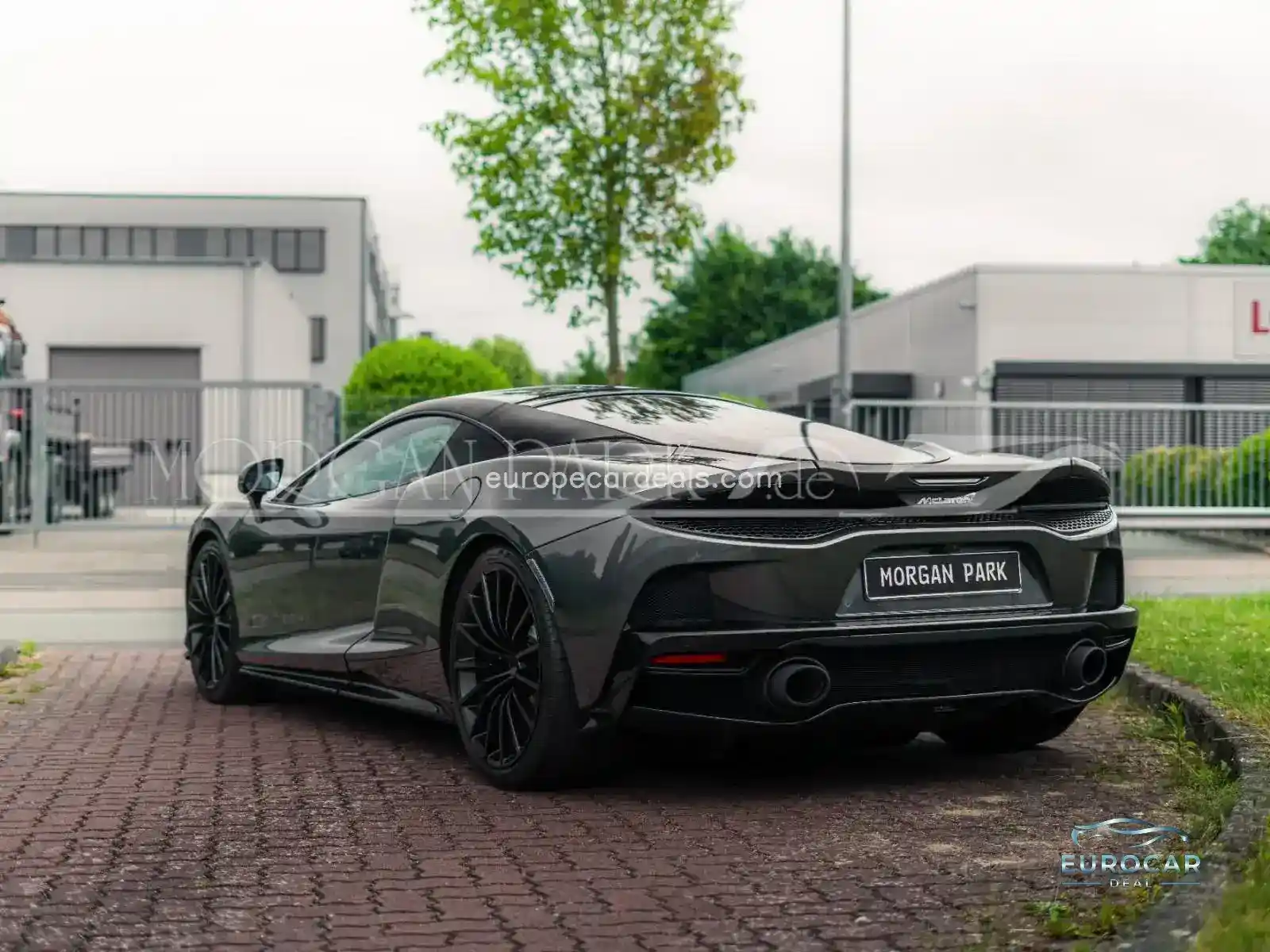 McLaren GT
