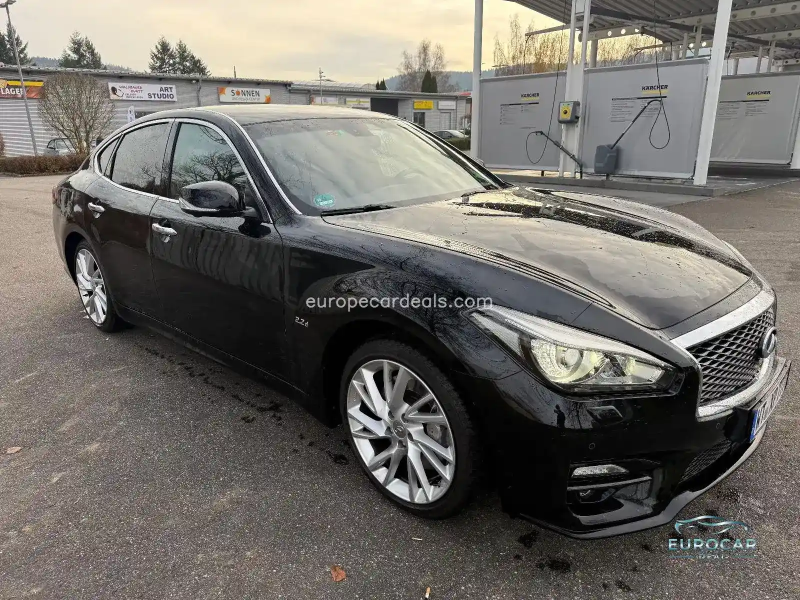 Infiniti Q70