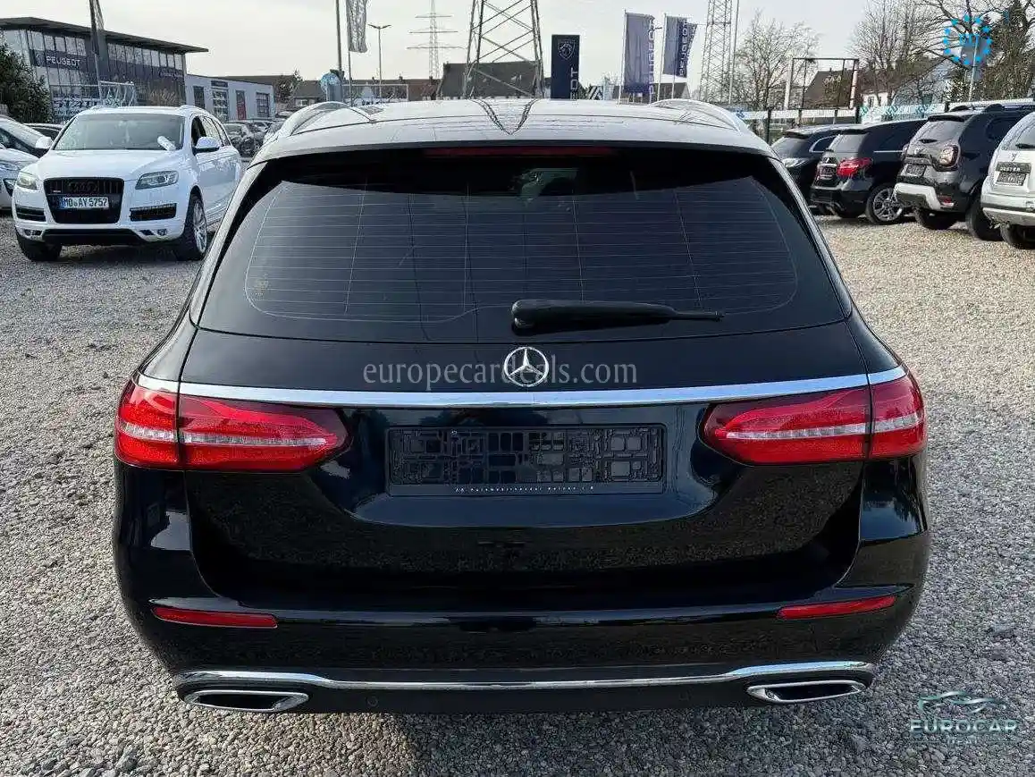 Mercedes-Benz E 200