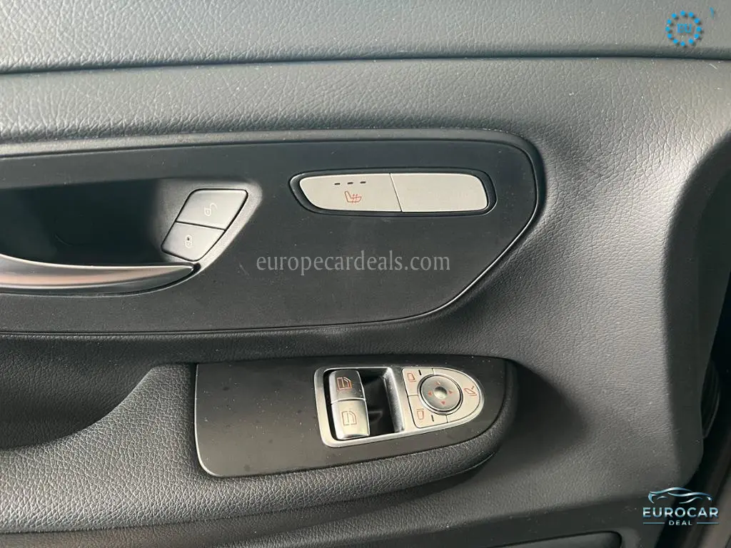 Mercedes-Benz V 220
