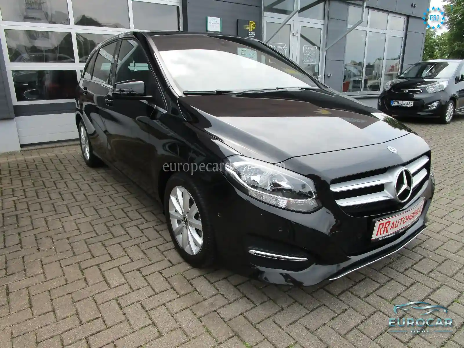 Mercedes-Benz B 180