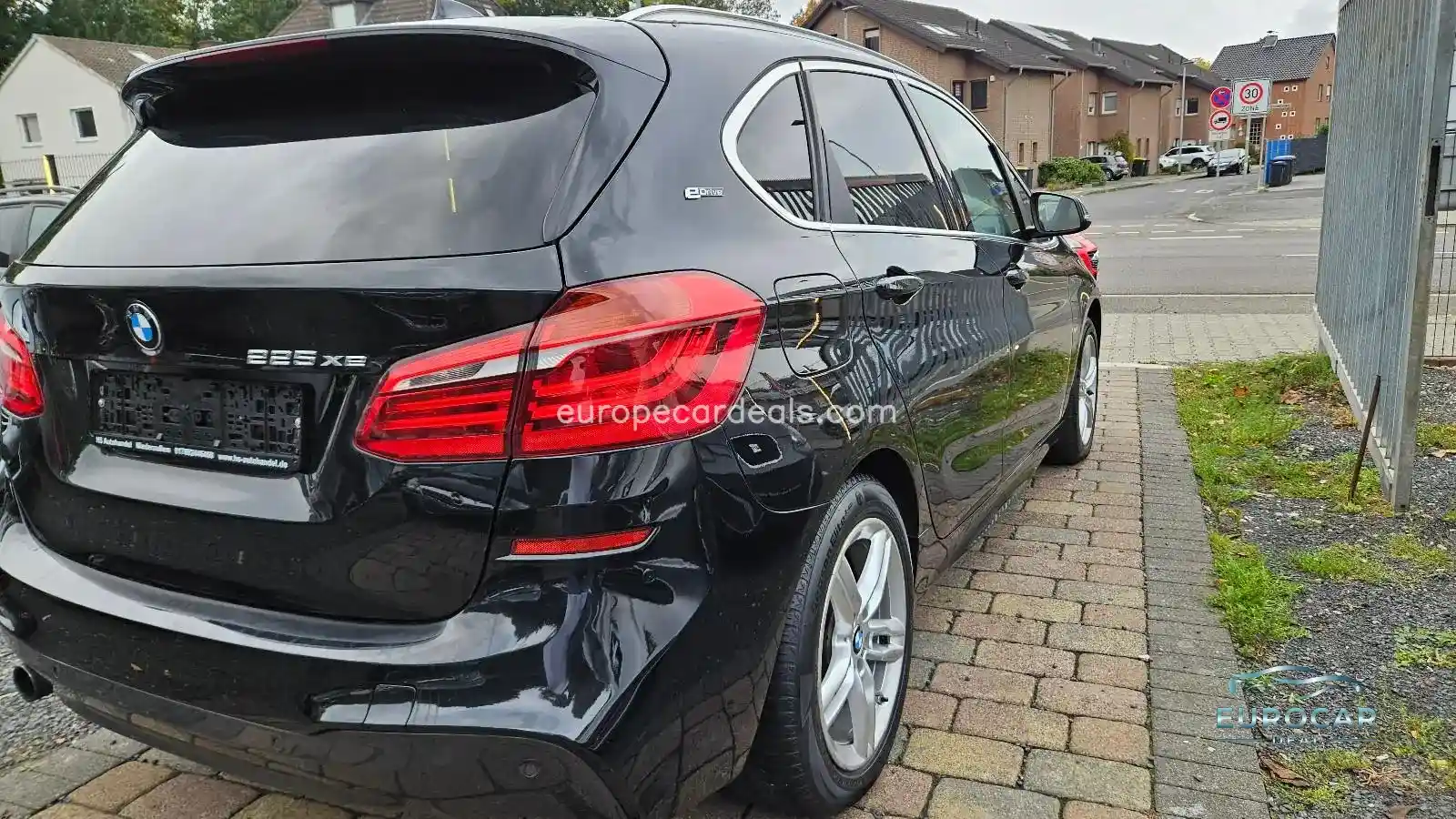 BMW 225
