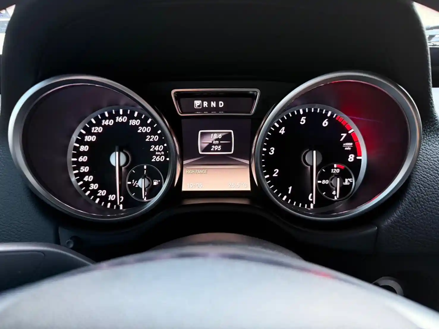 Mercedes-Benz G 500