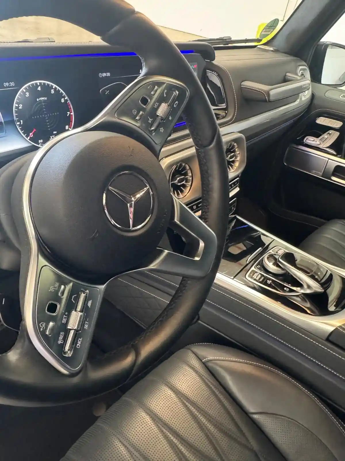 Mercedes-Benz G 500