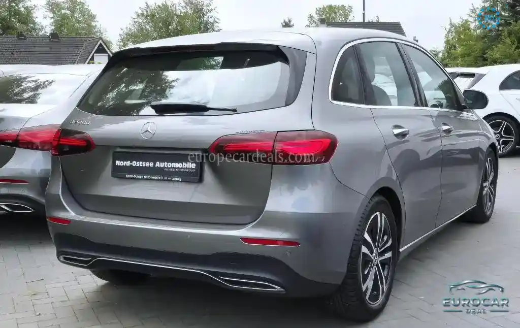 Mercedes-Benz B 200