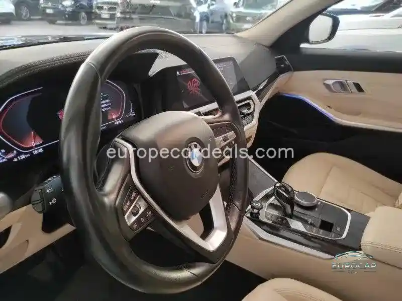 BMW 330