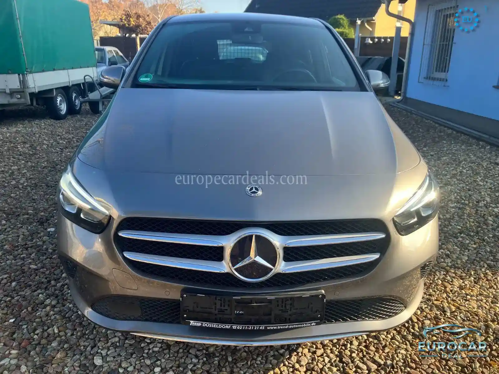 Mercedes-Benz B 180