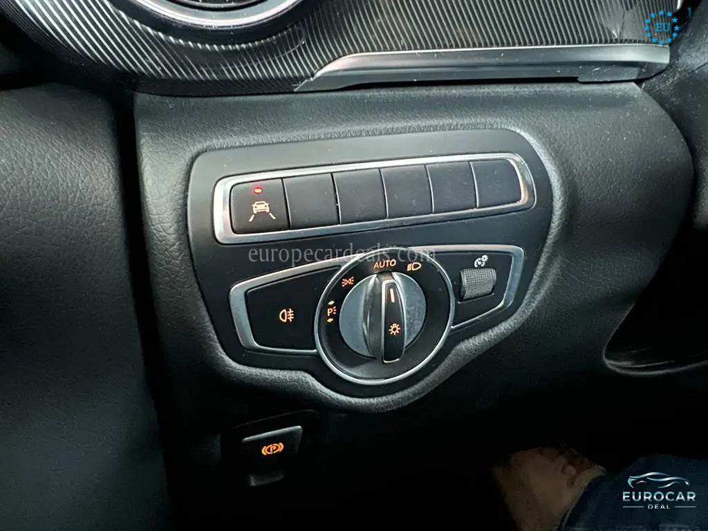 Mercedes-Benz V 220