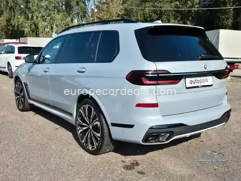 BMW X7 M60