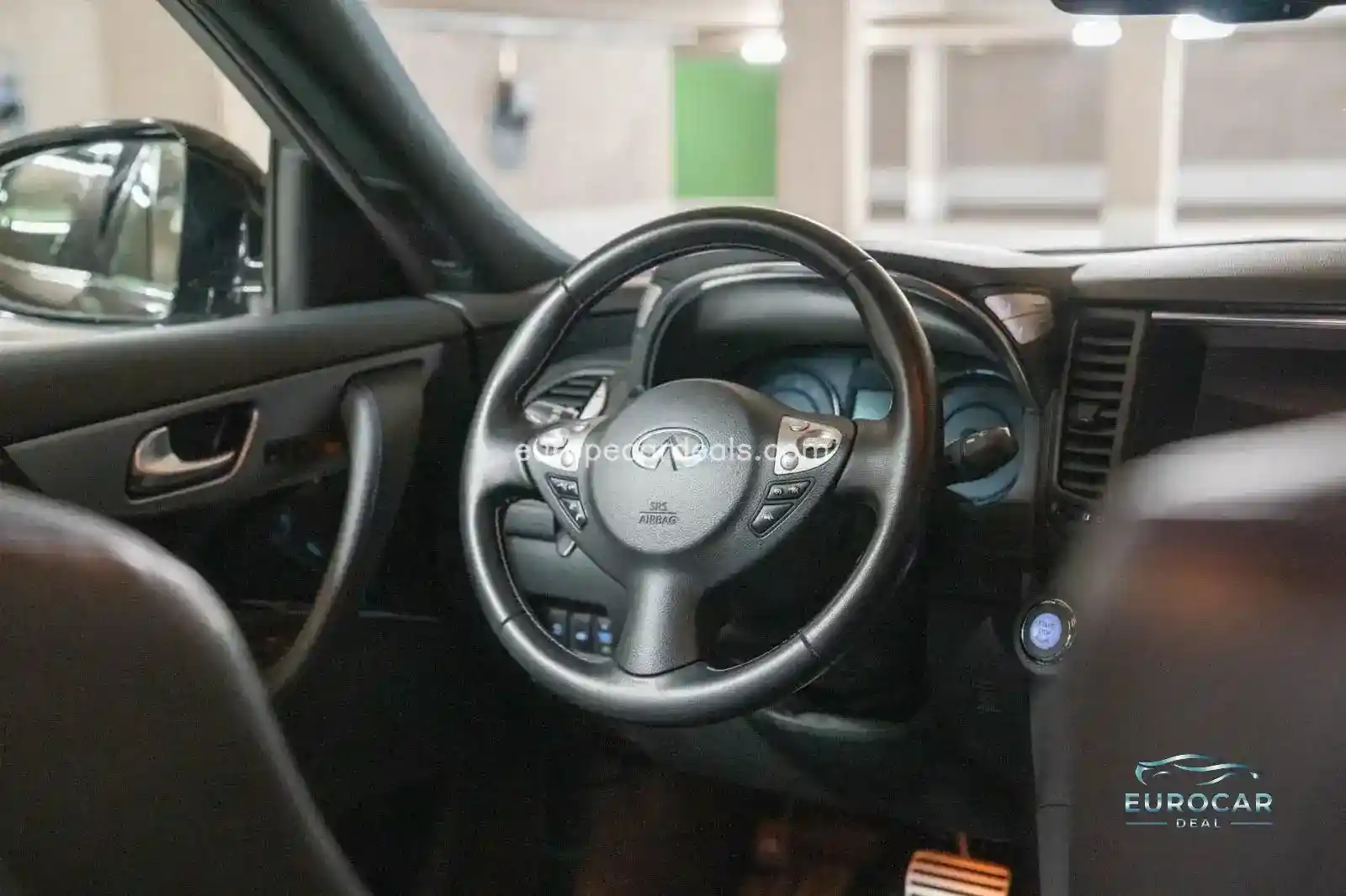 Infiniti QX70