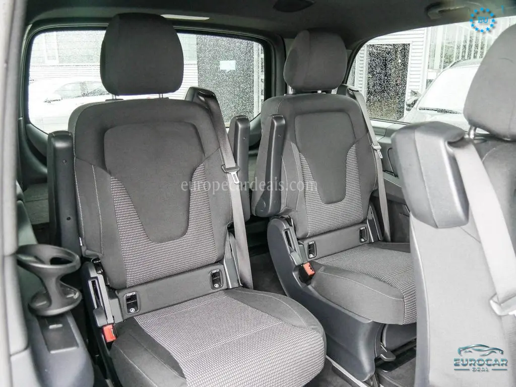 Mercedes-Benz V 220