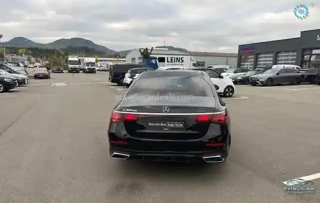 Mercedes-Benz E 300