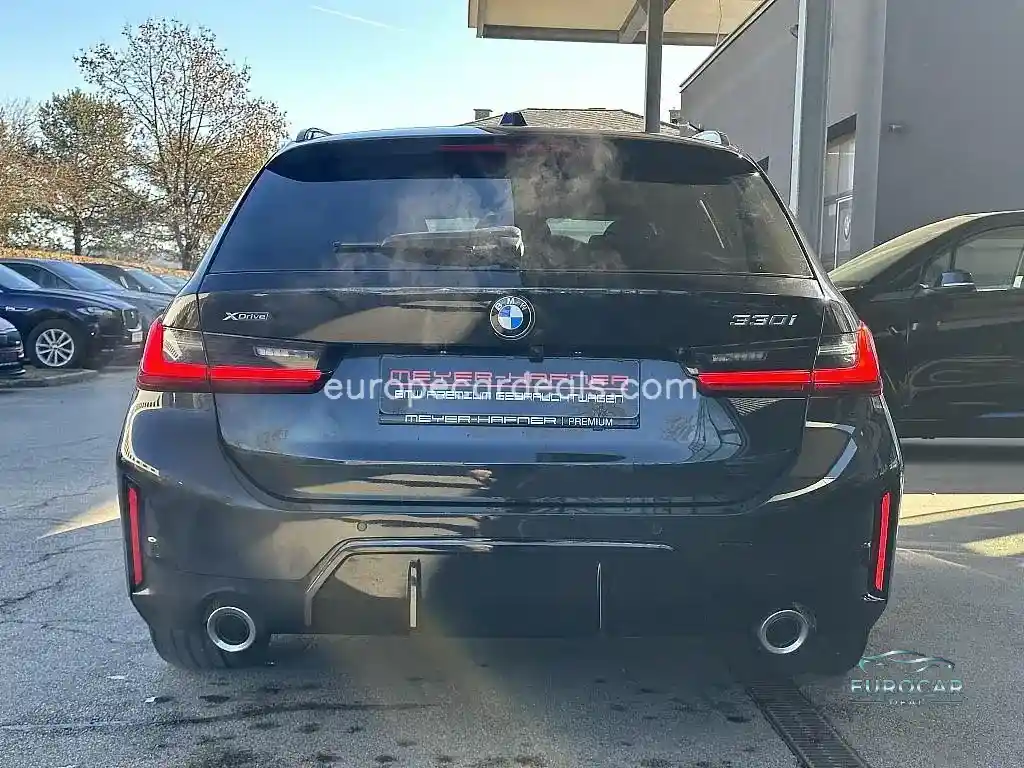 BMW 330