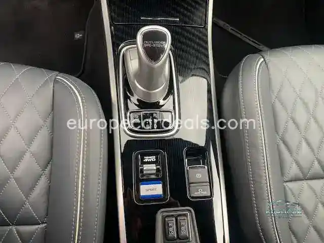 Mitsubishi Plug-in Hybrid Outlander