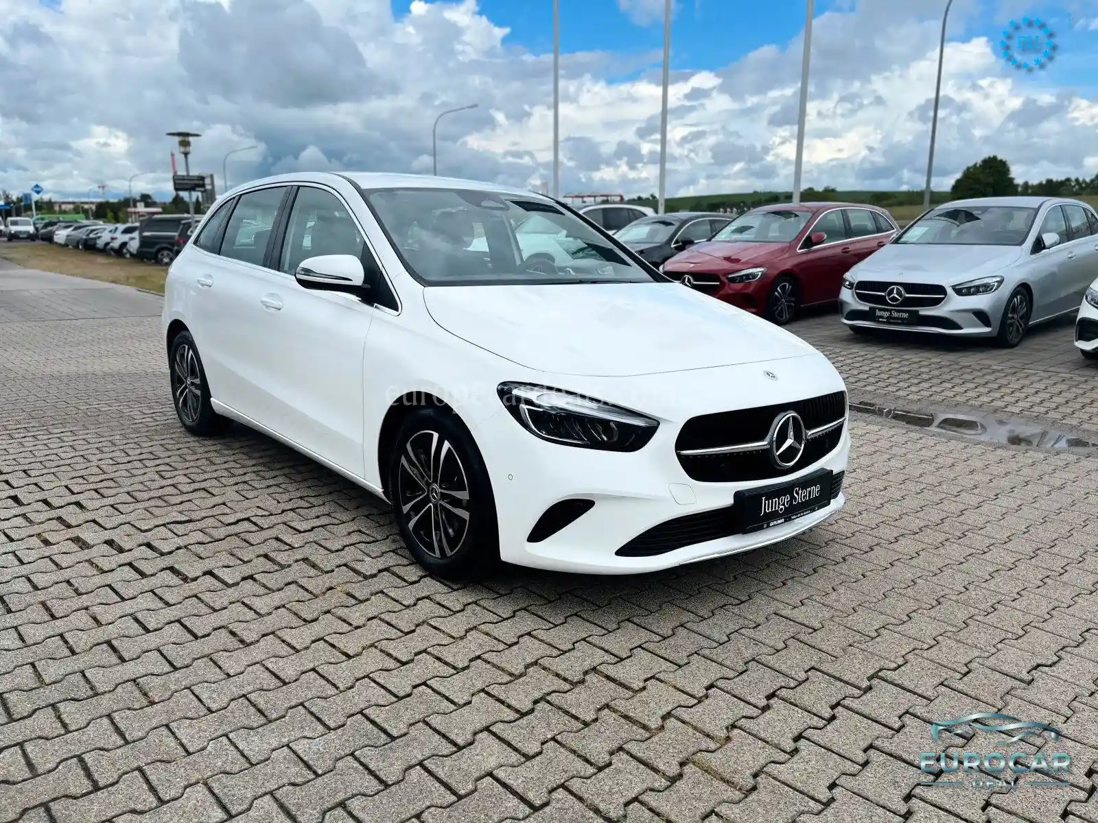 Mercedes-Benz B 180