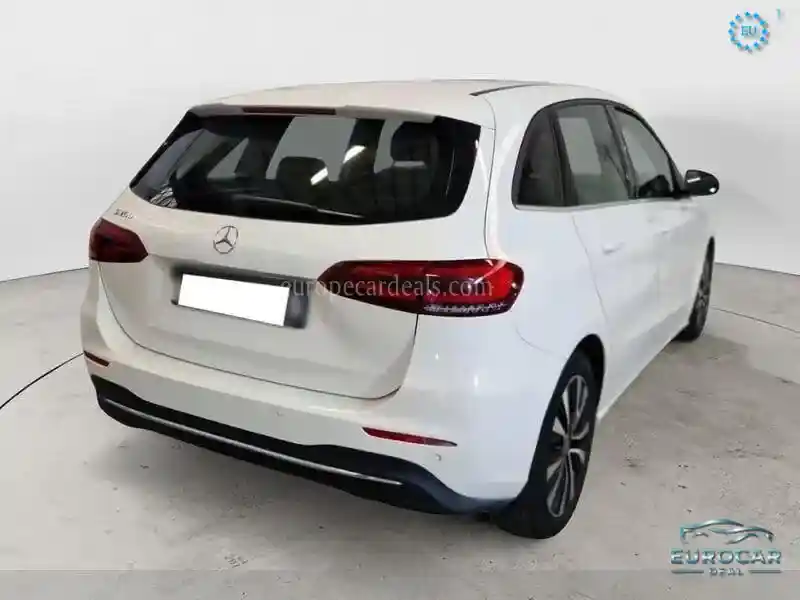 Mercedes-Benz B 180