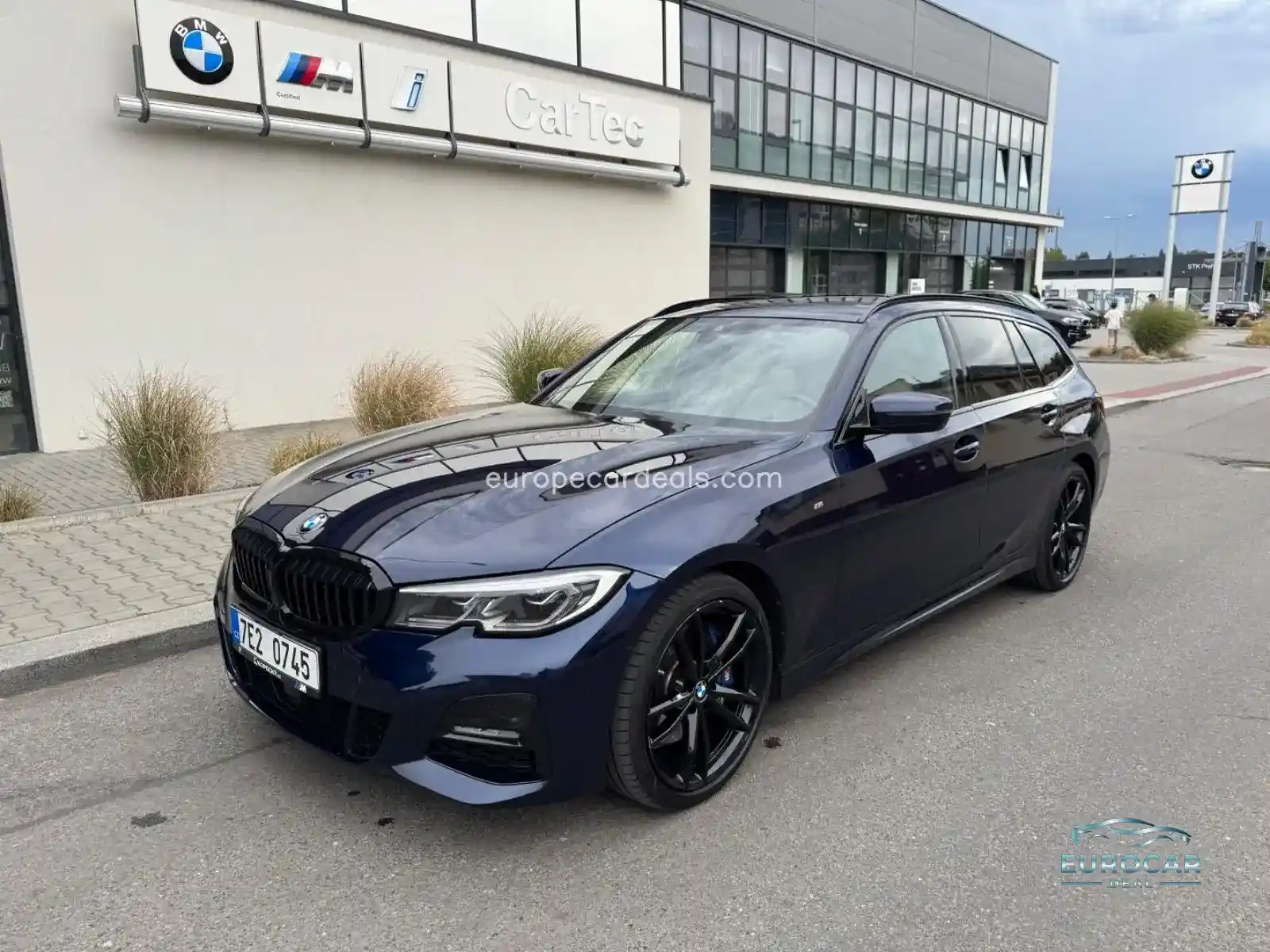 BMW 330