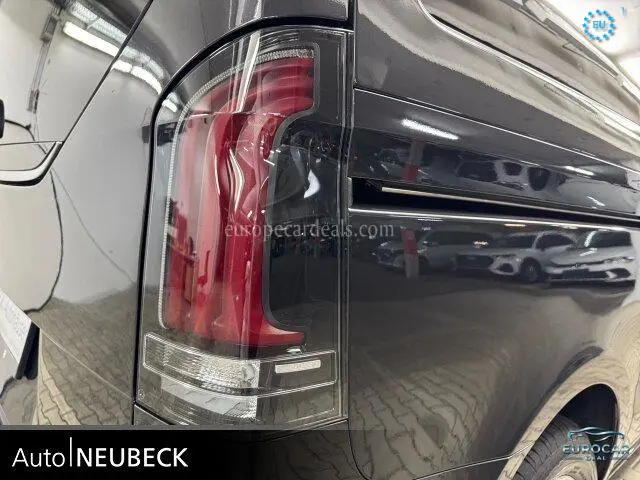 Mercedes-Benz V 220